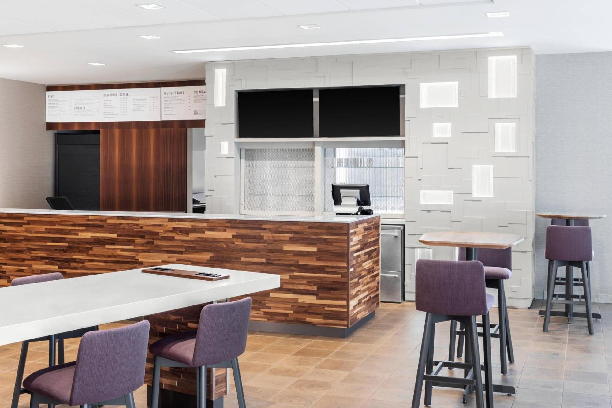 Courtyard By Marriott Fairfield Hotel Wayne
